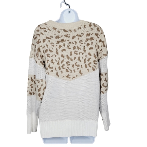 Cezele Cream and Leopard Print V-Neck Sweater - Picture 4 of 6